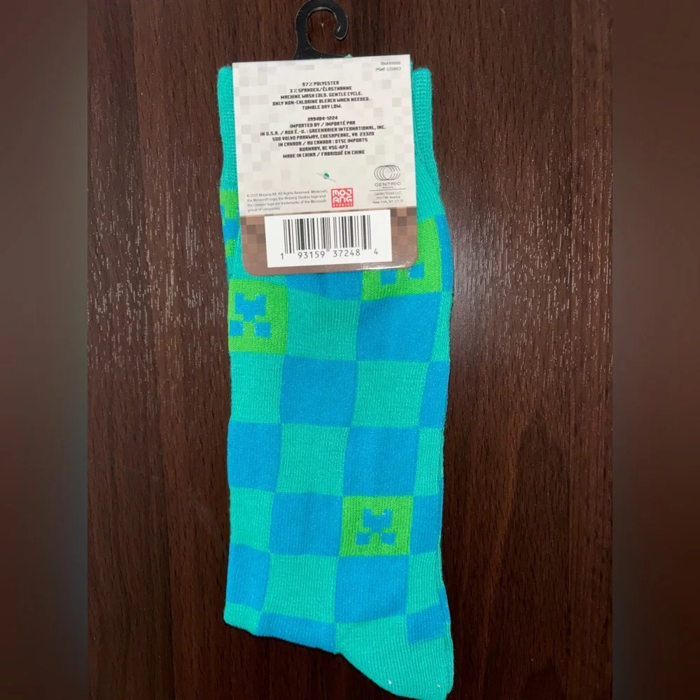 MINECRAFT NOVELTY CREW SOCKS NWT MEN’S SHOE SIZE 6-12